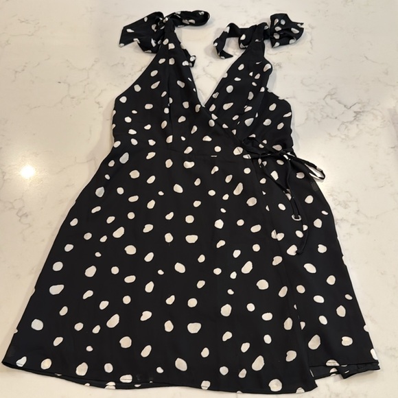 Abercrombie & Fitch Wrapped Up Polka Dot Mini Dress - Picture 3 of 7